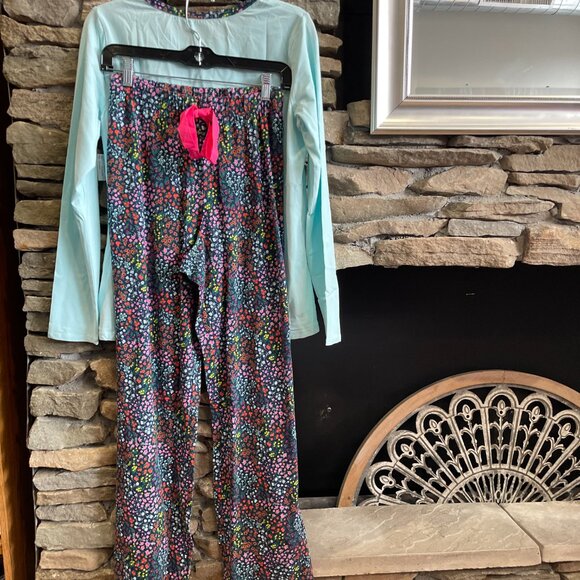 Lands' End Women's Pajama Set Knit Long Sleeve T-Shirt and Pant, NWT - Picture 3 of 3